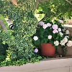 Dea & Paula - Classic Two Bedroom With Terrace Apartman