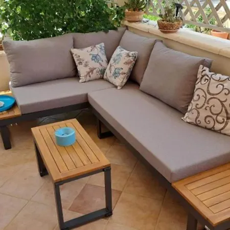 Dea & Paula - Classic Two Bedroom With Terrace Apartment *