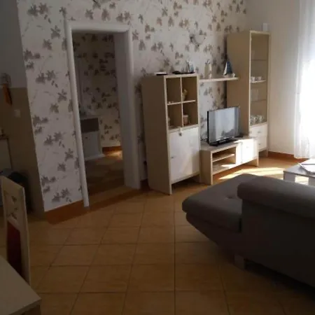 Apartment Dea & Paula - Classic Two Bedroom With Terrace *
