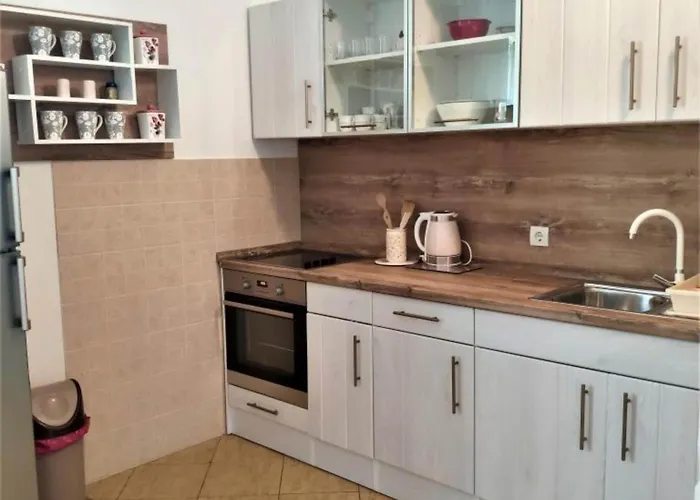 Apartment Dea & Paula - Classic Two Bedroom With Terrace