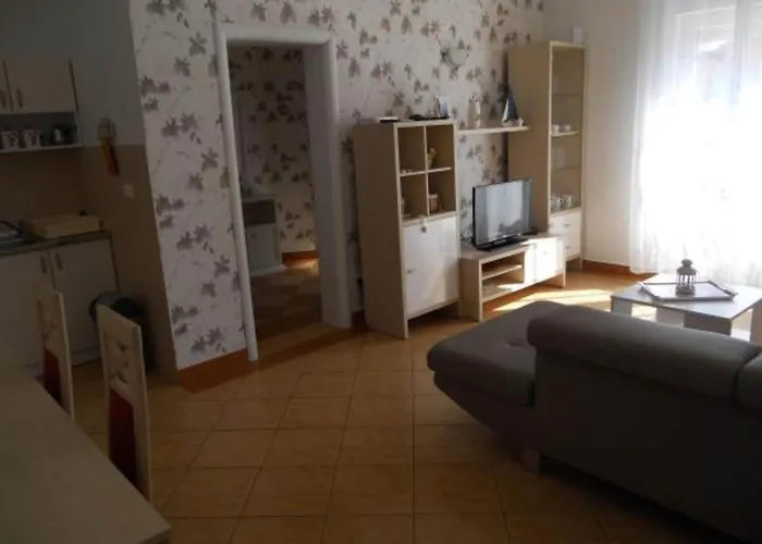 Apartment Dea & Paula - Classic Two Bedroom With Terrace *