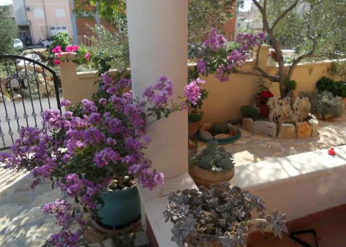 Apartment Dea & Paula - Classic Two Bedroom With Terrace *